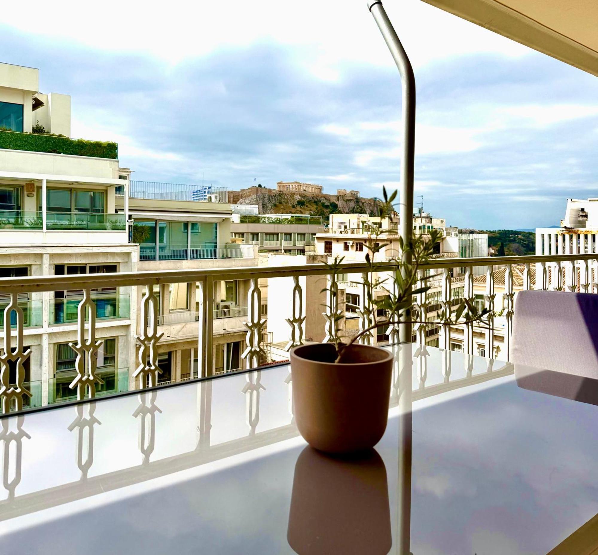 Parthenon And Syntagma Square View Apartment Athen Eksteriør billede